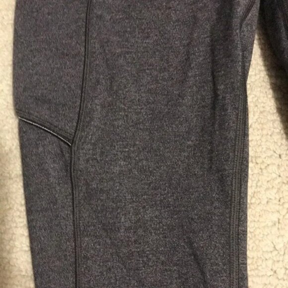 Lululemon Speed Up Crop (21") in Heathered Black Size 4 Like New - Picture 7 of 14